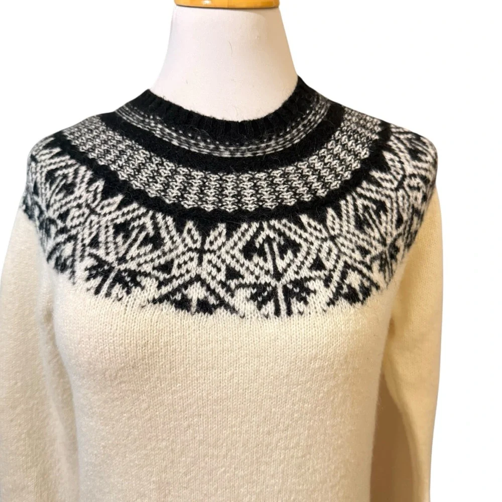 Vineyard Vines Fair Isle Black and Cream Wool Blend Women's Sweater - Picture 3 of 8